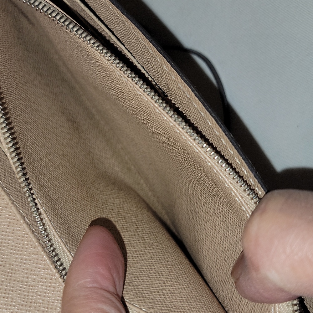 Authentic Louis Vuitton Epi Sarah Wallet - Picture 10 of 13